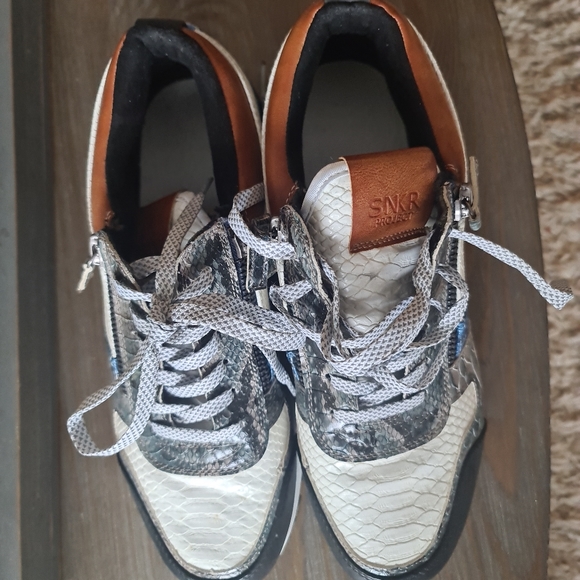 Snkr Sneakers In an Excellent condition up for grab. - Picture 2 of 4